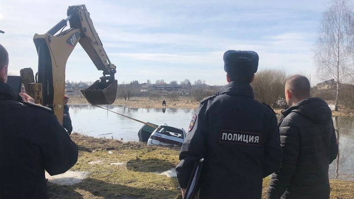 В Иванове из реки Уводь выловили угнанный автомобиль