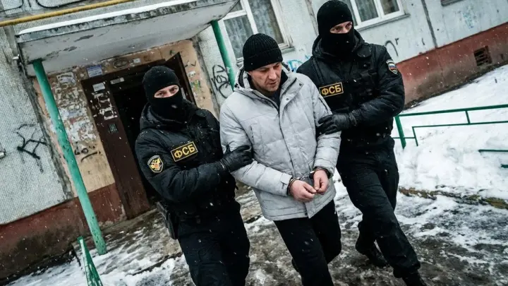 ФСБ возбудила дело о госизмене на отправлявшего бомбы участникам СВО