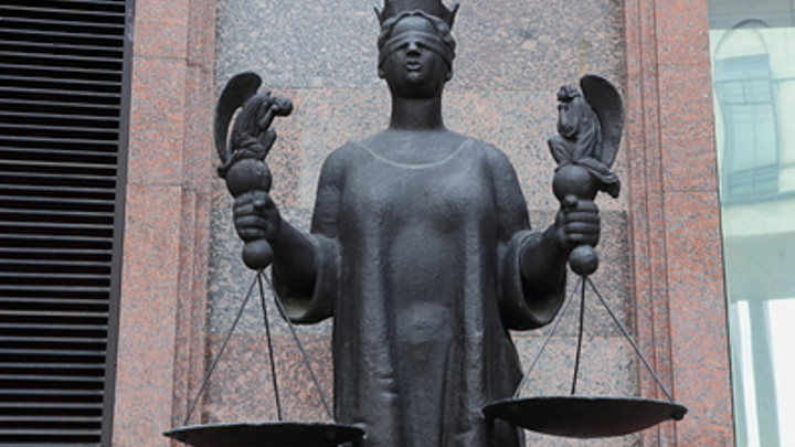 Он не просто так взял в руки автомат: Отец Шамсутдинова считает приговор сыну несправедливым