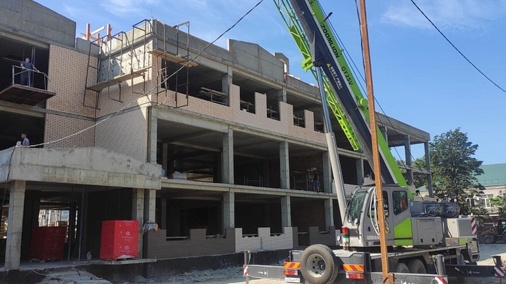 Корпус новой начальной школы в Цемдолине готов на 23%