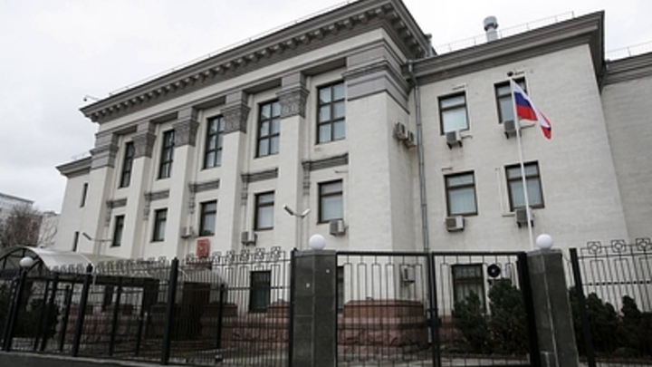 Посол России направит в МИД Канады ноту из-за чествования нациста в парламенте