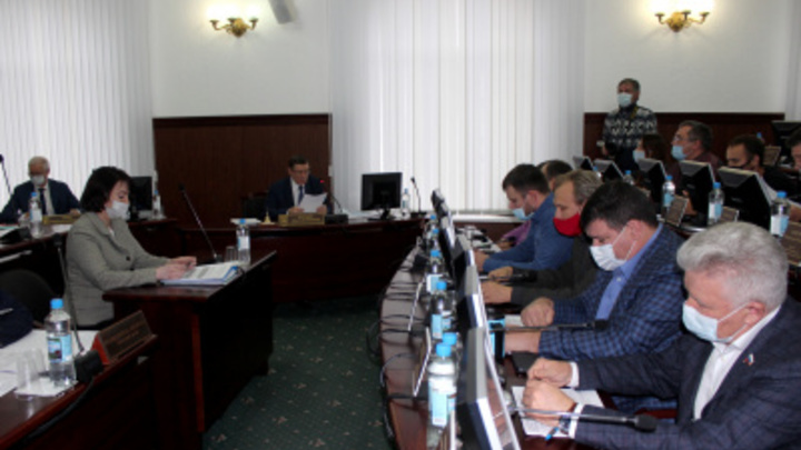 Думу Тольятти могут распустить: потому что до сих пор не приняты поправки в устав города