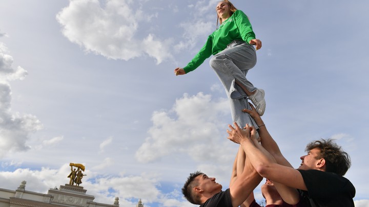 День молодежи - 2023 в Москве будут отмечать в субботу и воскресенье: программа праздника