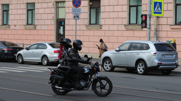 Видеокамеры начали фиксировать езду без шлема на мототранспорте в Подмосковье