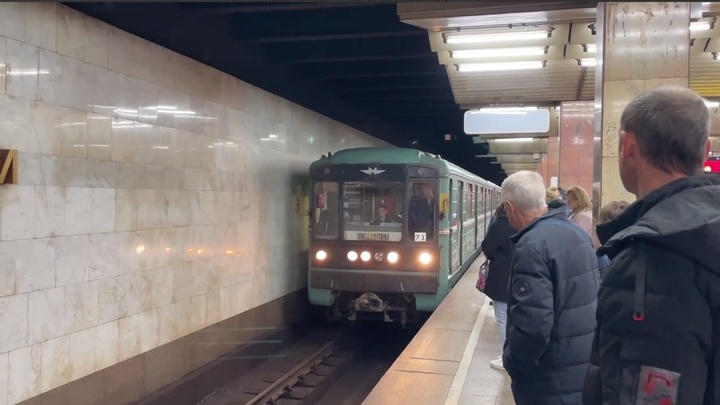 Дептранс Москвы: столкновение поездов в метро случилось из-за ошибки машиниста