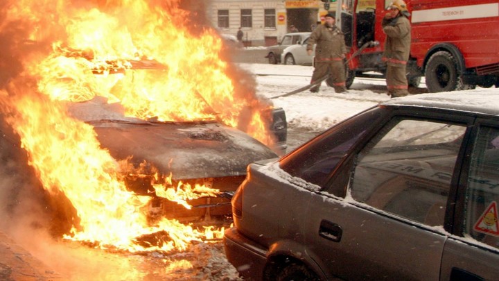 На Костромской улице в Шуе сгорели три автомобиля