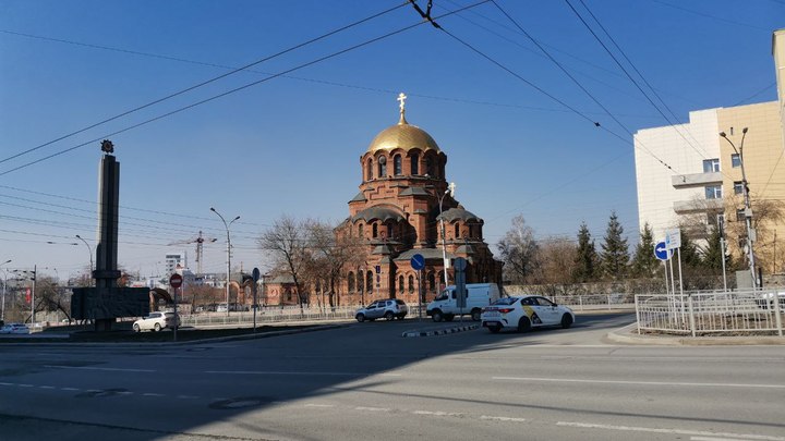 Мэрию Новосибирска оштрафовали из-за остановки Площадь Свердлова. Нужно брать пример с Симферополя