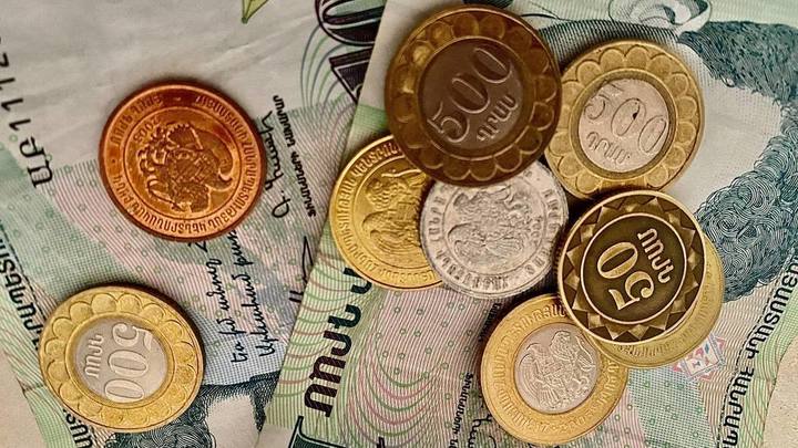 Азербайджан нашёл легальный способ лишить армян всех денег