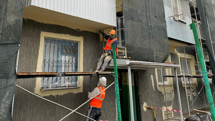 На Кубани капитально ремонтируют более 100 жилых домов