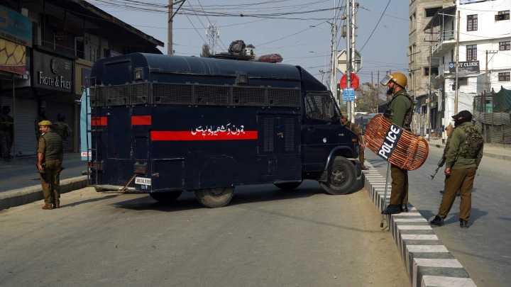 Индийская полиция обнаружила обезглавленное тело 17-летней девушки