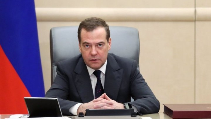 Дмитрий Медведев: За расстрел военнослужащих виновные должны понести чистую кару