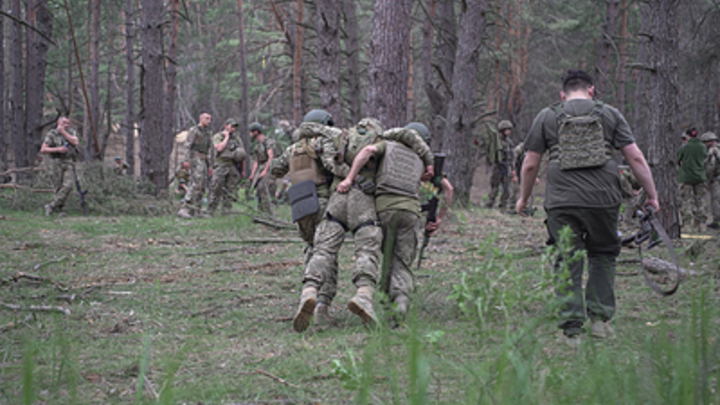 Военкор Коц: из-за нехватки людей ВСУ бросают в бой элитные подразделения