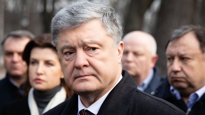 Порошенко потребовал не смотреть в глаза Путину. И не молчать