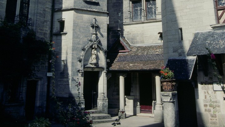 Читатели Le Figaro назвали украинцев мафией. Новость о суде над мошенником всколыхнула Францию