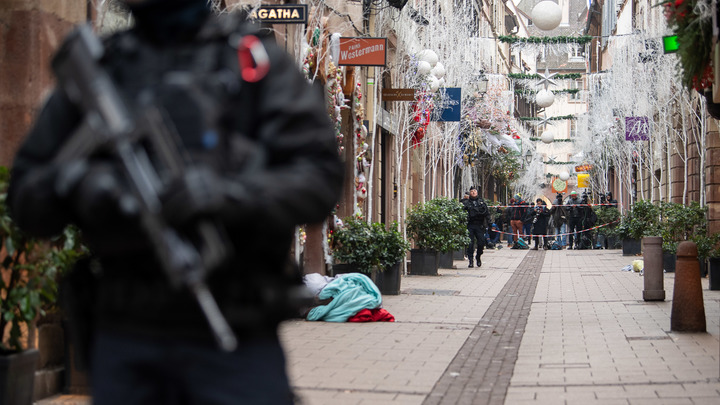 Докази збирали: Во Франции объяснили игнорирование 27 судимостей у 29-летнего страсбургского террориста