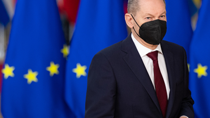 Канцлер Германии оправдал задержку с Северным потоком - 2: Не политика, но…