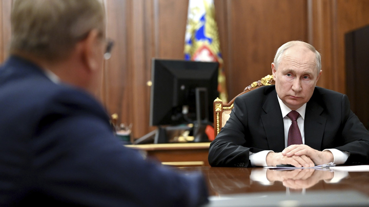 Доходы банков упадут? Глава ВТБ предупредил Путина о проблемах в 2024 году