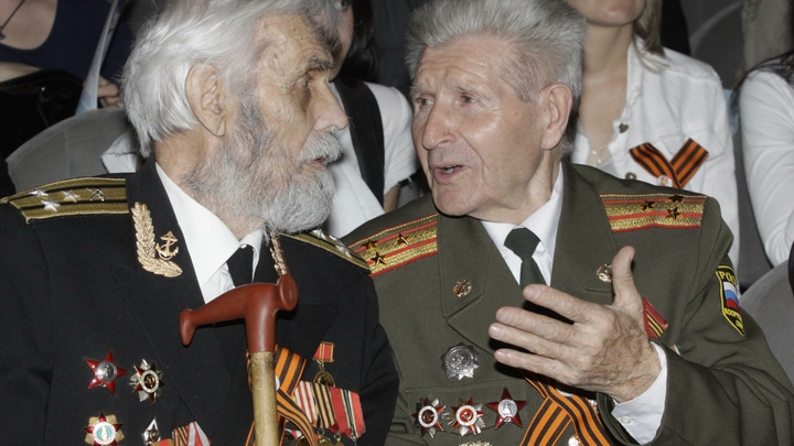 Мэр Дзержинска назвал вопиющим случай с приглашением ветерану на клочке бумаги