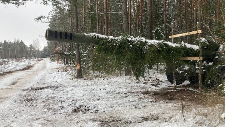 Военнослужащие русской армии мощно бьют по позициям ВСУ из Ураганов и Гиацинтов