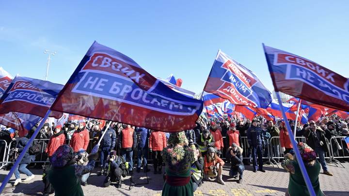 Хедлайнерами митинга Крымская весна в Екатеринбурге стали губернатор и Вадим Самойлов