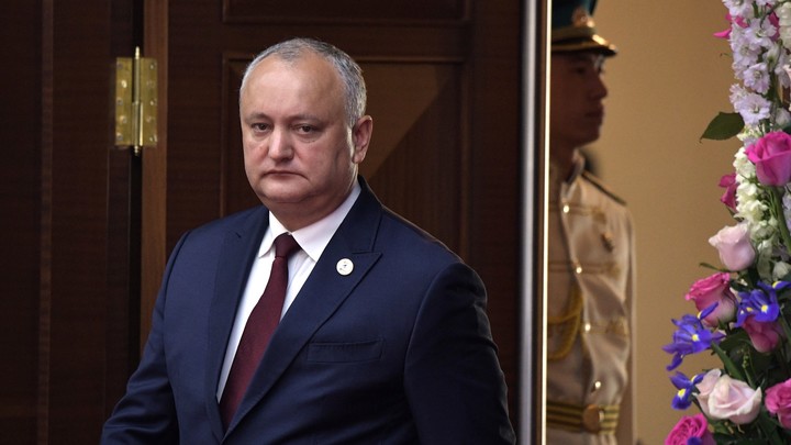 Поддерживающего Россию экс-президента Молдавии задержали по обвинению в госизмене