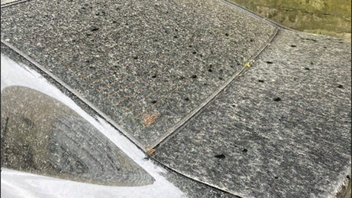 Грязный дождь прошел в Сочи