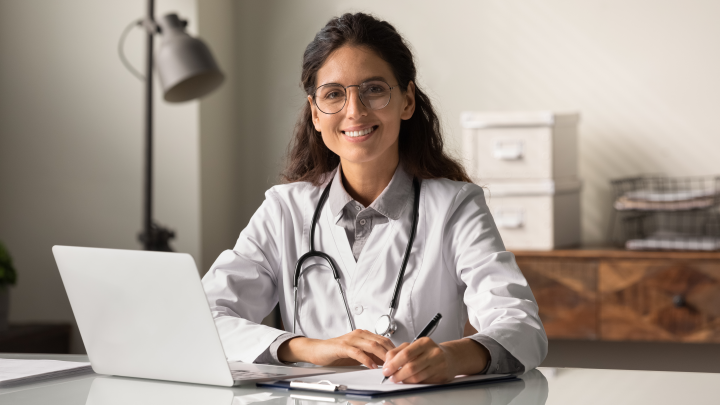 Кто и зачем просит открыть доступ к данным об образовании врачей