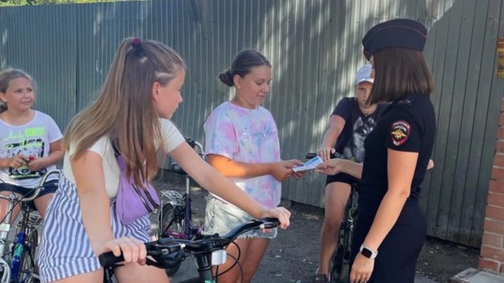 Пять правил, которые сохранят жизнь ребенка при прогулке во дворе и на улице