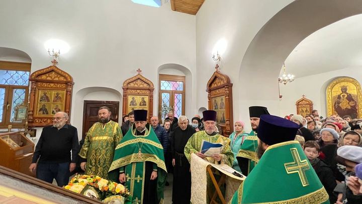 В Троицком храме встретили Великую святыню Земли Русской