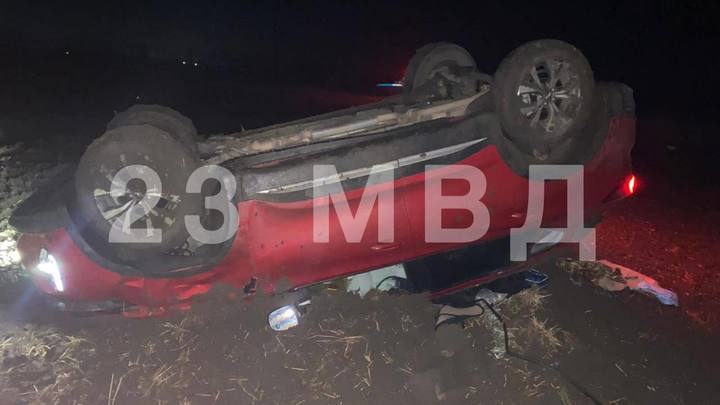 В Новопокровском районе несовершеннолетний опрокинул автомобиль