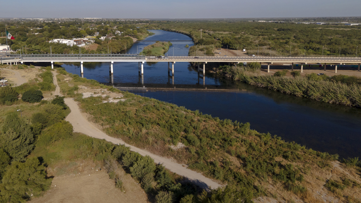Выступал против спецоперации: Депутат из России задержан на границе Мексики и США