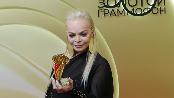 Не осознавала или бизнес-схема: вся правда о доходах Ларисы Долиной