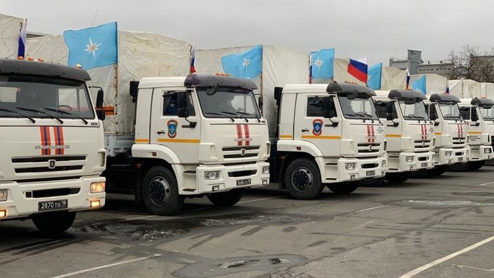 Колонна с рождественскими подарками для военных отправилась из Ленобласти в зону спецоперации