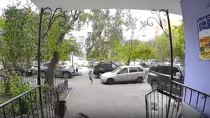 В Челябинске отправили за решётку водителя, сбившего ребёнка во дворе