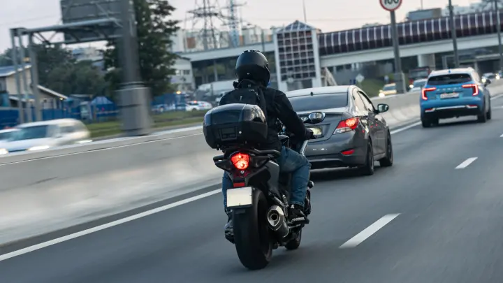 В Аргентине русская туристка скинула грабителя с мотоцикла и сдала полиции