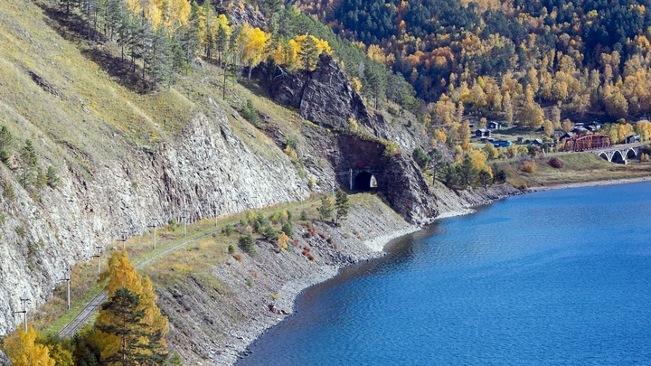 Байкал неслабо тряхануло: МЧС оповестило о сильном землетрясении