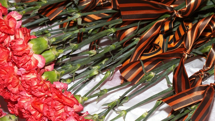 В Петербурге появился мемориал девочке из Донецка, погибшей от французского снаряда В Петербурге появился мемориал девочке из Донецка, погибшей от французского снаряда