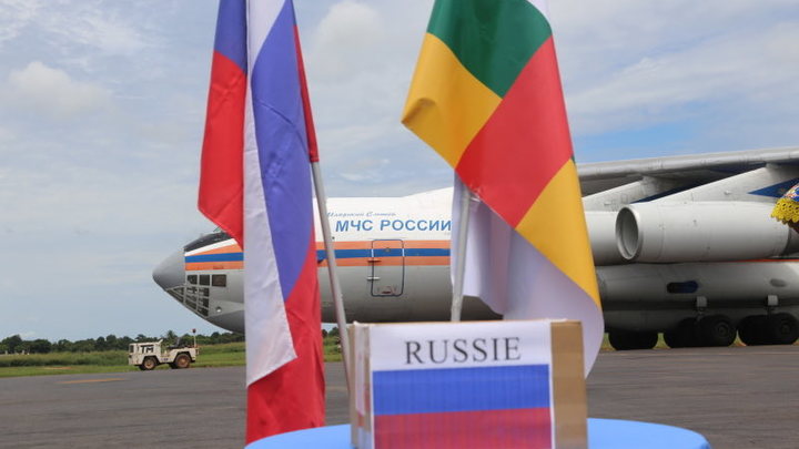 Посол ЦАР однозначно высказался о реакции главы МИД Франции на теракт в Банги