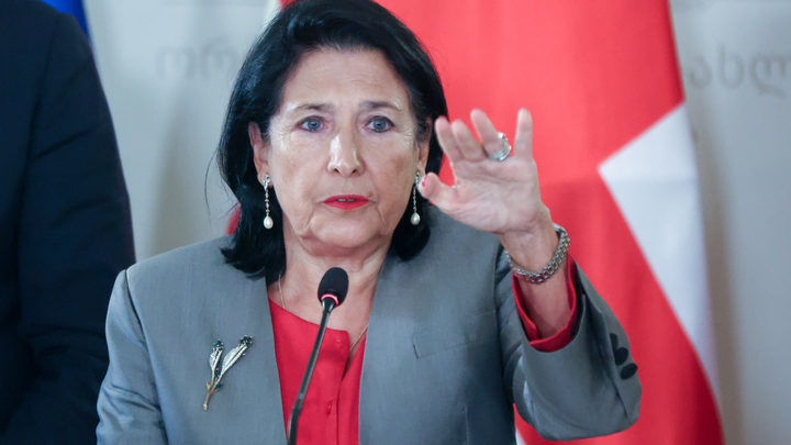 Я никуда не ухожу: Зурабишвили отказалась покидать пост президента Грузии