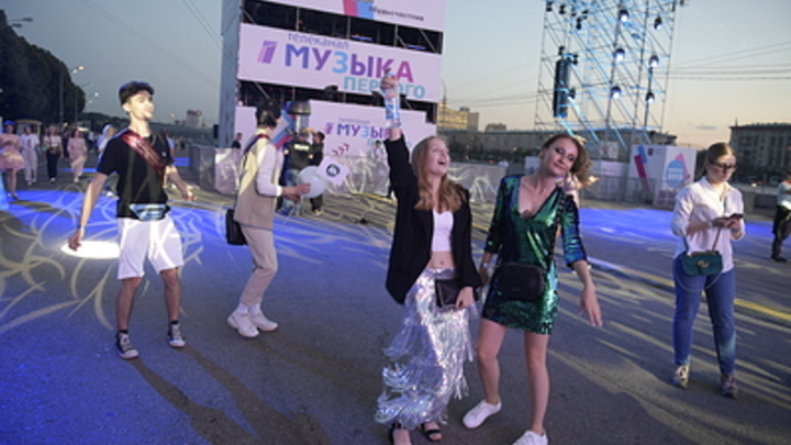 В Госдуме задумались о введении налогового вычета на траты для школьных выпускных