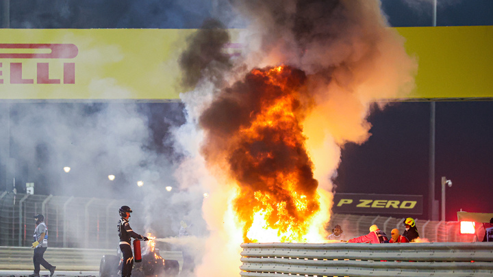 Пилот Формулы-1 спасся из огненной ловушки благодаря нимбу