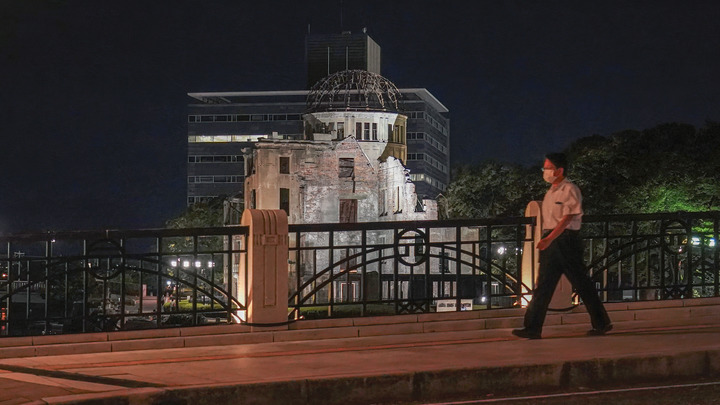 Битый небитого везёт: Почитающим США японцам посоветовали прочитать русскую сказку