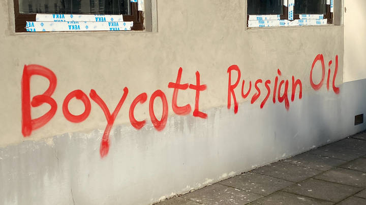 Россия потеряла почти всех покупателей нефти в Европе: Что теперь будет?