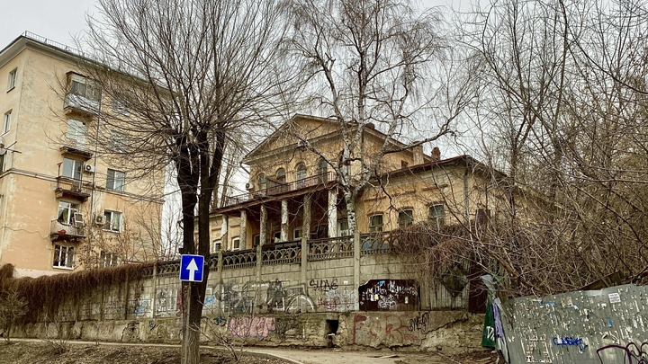 В Орджоникидзевском районе Перми сносят аварийный дом, которому более 70 лет