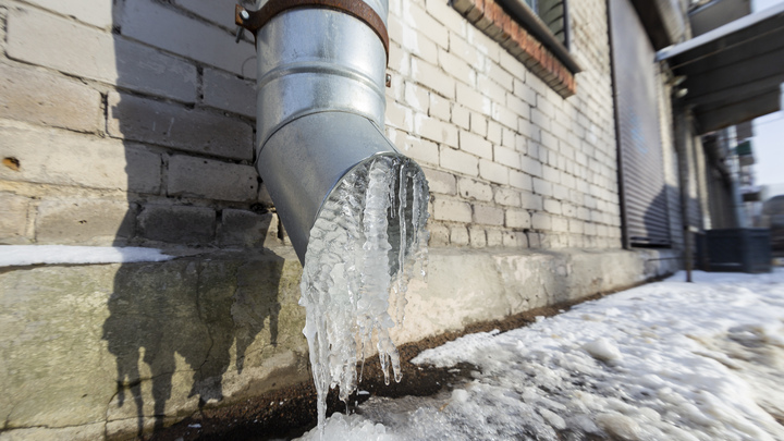 Тысячи людей - без света, тепла и воды в минус 30: Кто виноват в диверсии под Москвой?