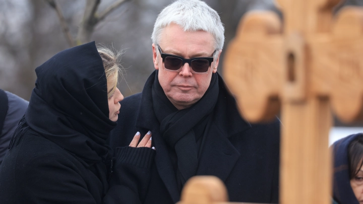 Открой дверь, мама придёт: Последние слова Олега Стриженова. Сын не смог сдержать слёз