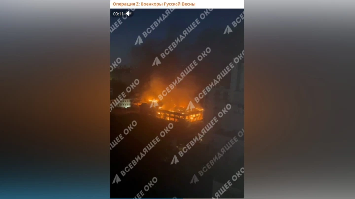Видео: после ударов ВС РФ по Киеву в городе начались пожары