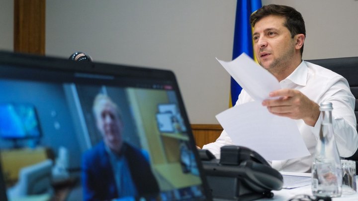 Готов утопить народ в крови: Журавко нашёл причину отказа Зеленского от Спутника