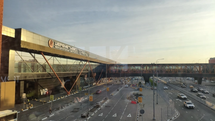 Летавшие в Новосибирск из Москвы и обратно нашли свой багаж в грязной луже