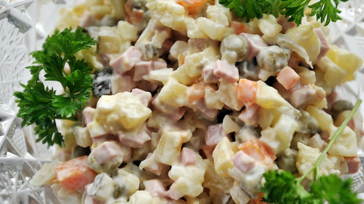 Вы неправильно готовите оливье. Есть хитрости